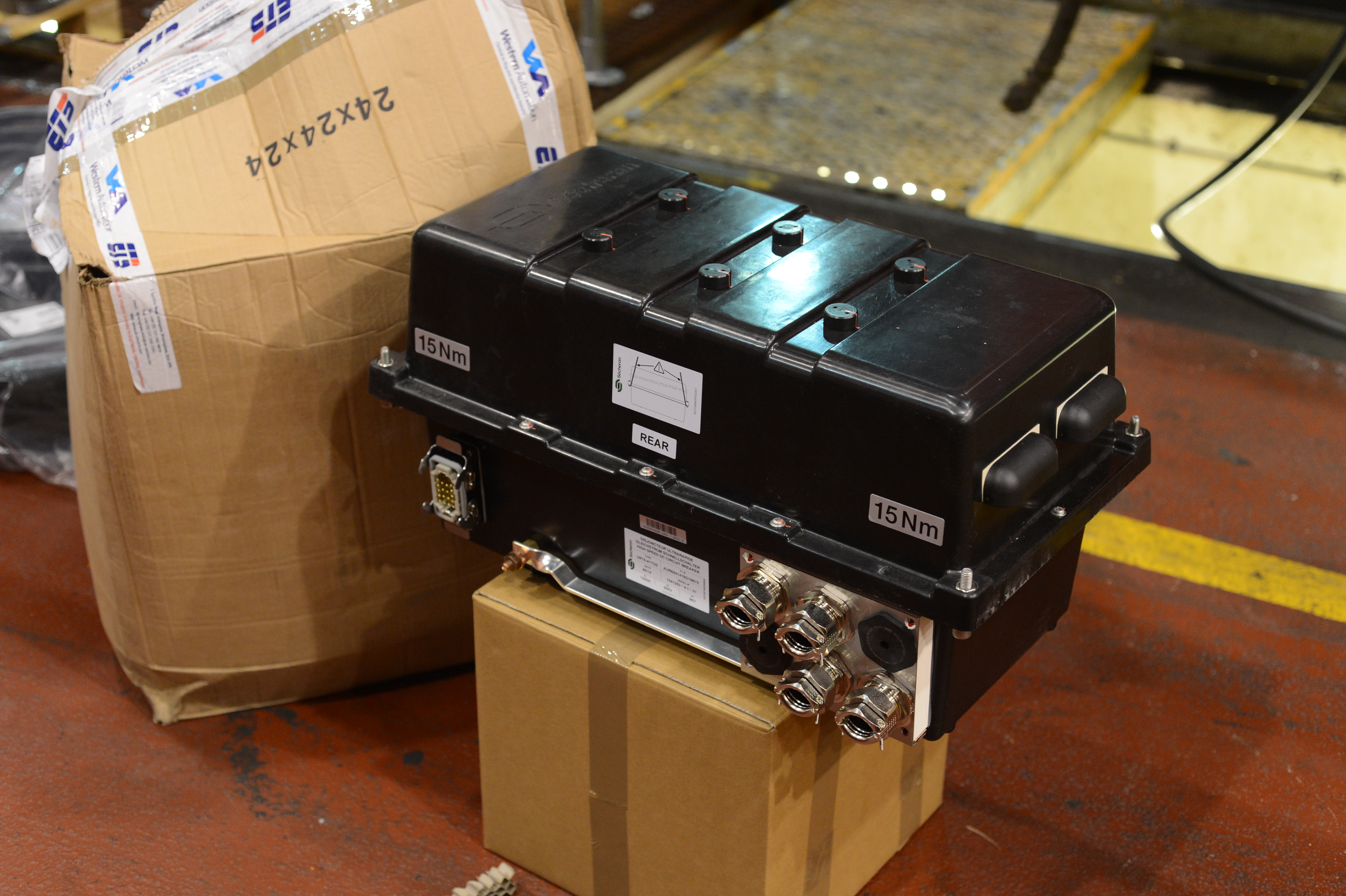 High speed circuit breaker for 62778