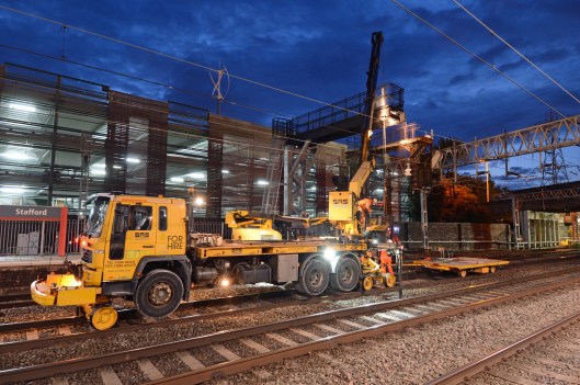 DG222848. SRS Palfinger crane. Stafford 29.8.15