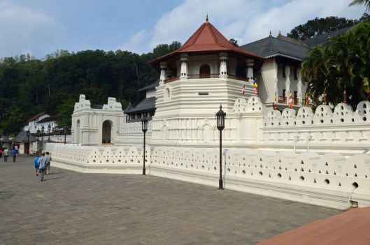 DG237638. Temple of the tooth. Kandy. Sri Lanka. 13.1.16.