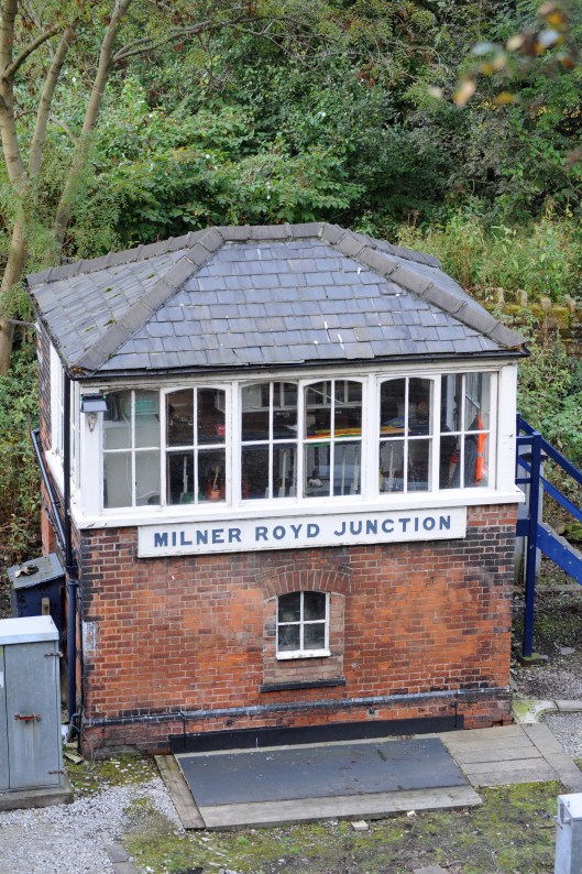 DG19303. Milner Royd Junction signalbox. 17.10.08.