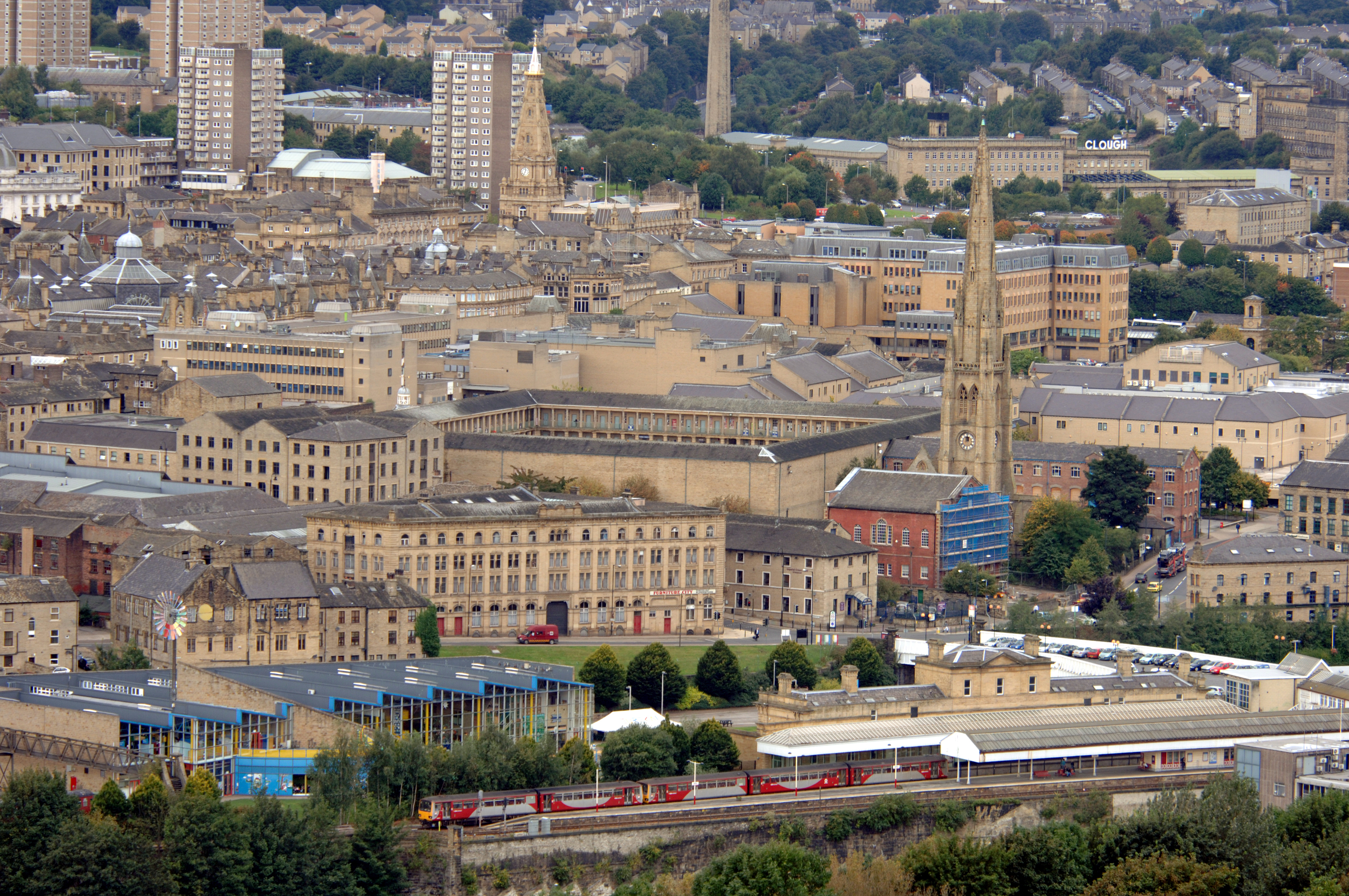 DG12743. Northern 144s. Halifax. 25.9.07.