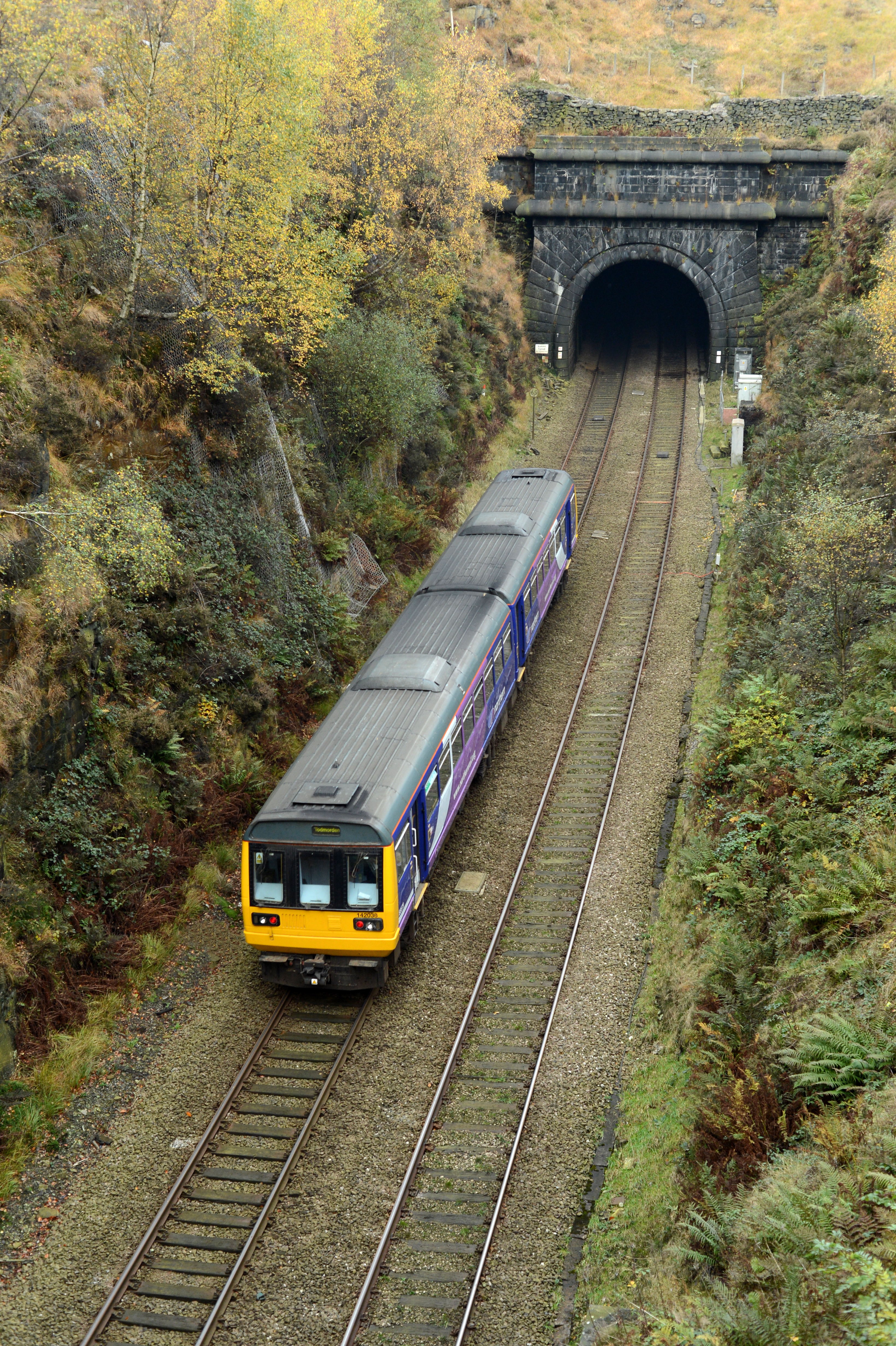 DG199592. 142038. Summit tunnel. 31.10.14.