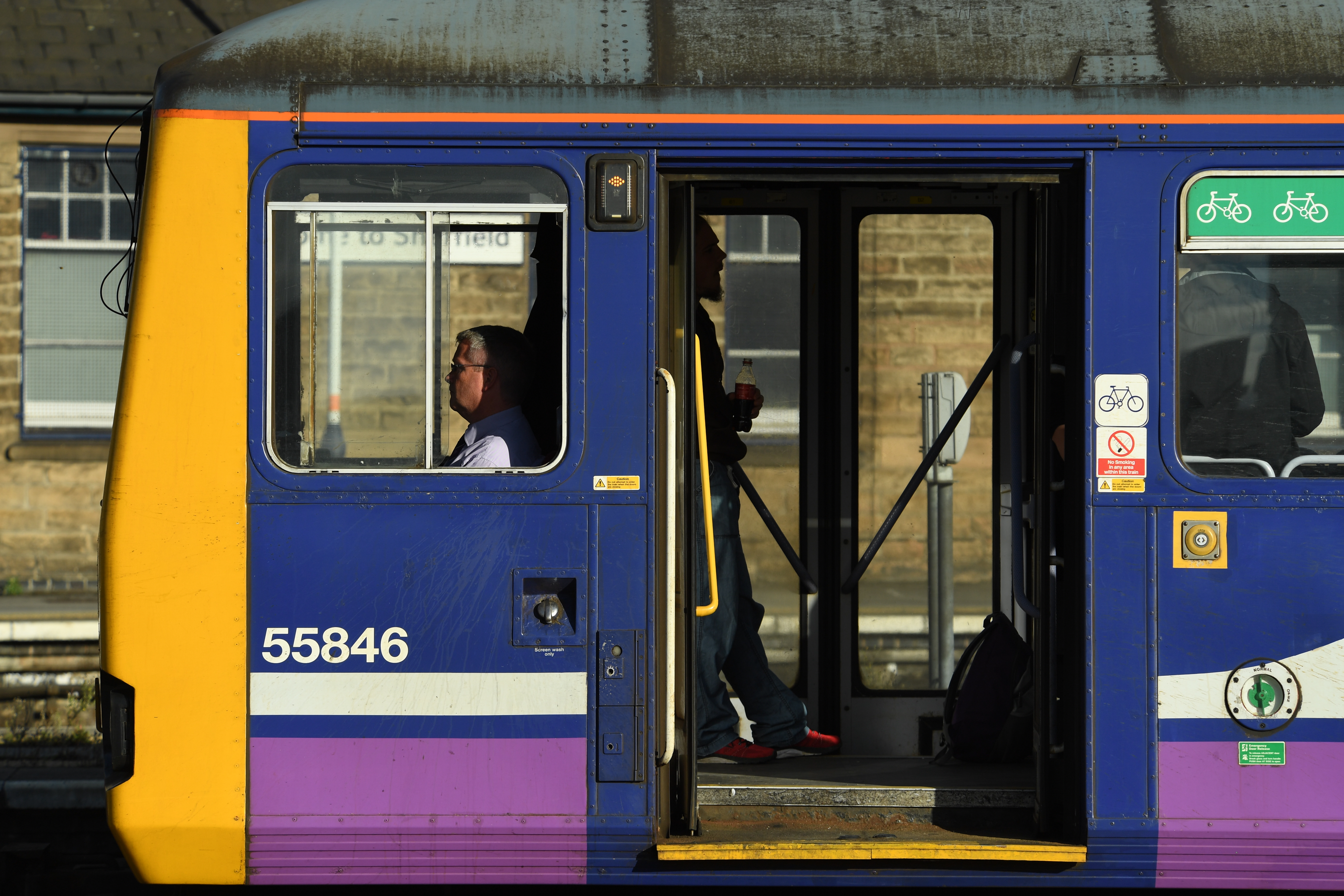 DG255574. Driver and passengers. Sheffield.16.9.16