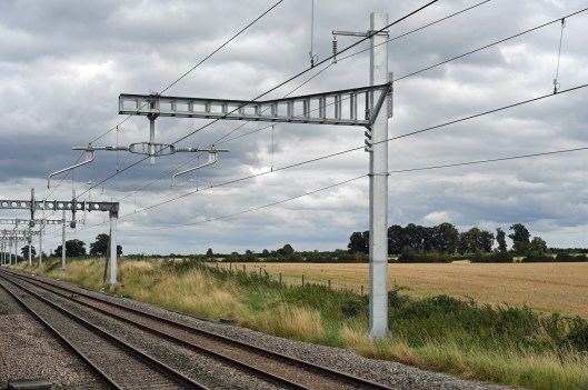 DG279884. GWML OLE masts. 24.7.17