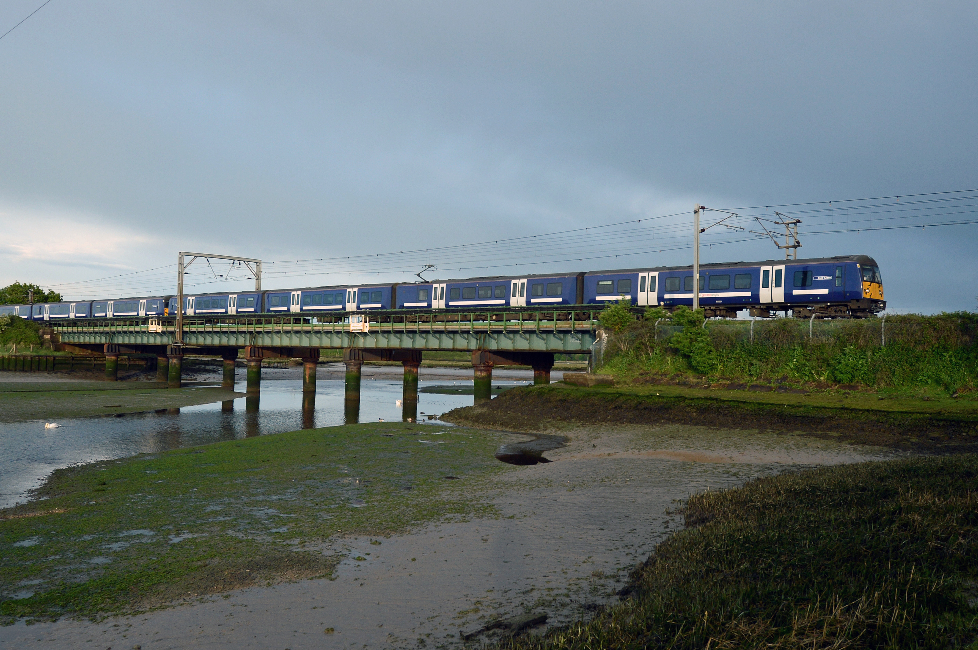 DG214166. AGA Class 360s. Manningtree. 19.5.15