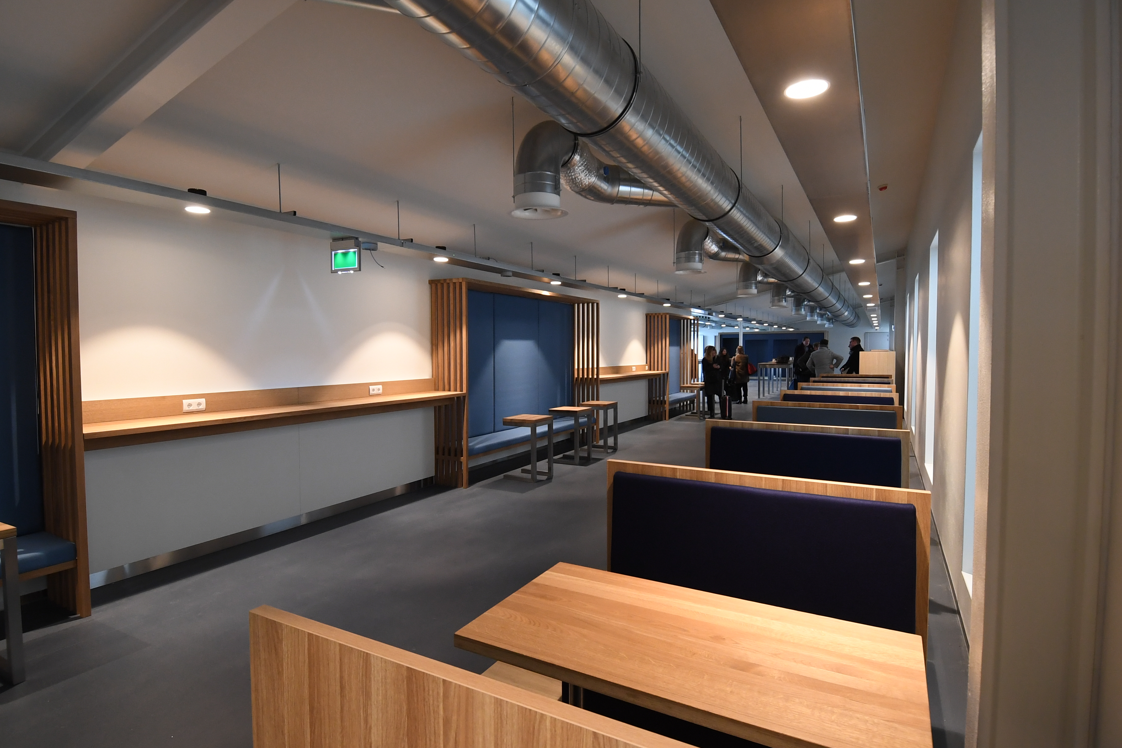 DG289995. New Eurostar lounge under construction. Amsterdam Central. Holland. 20.2.18