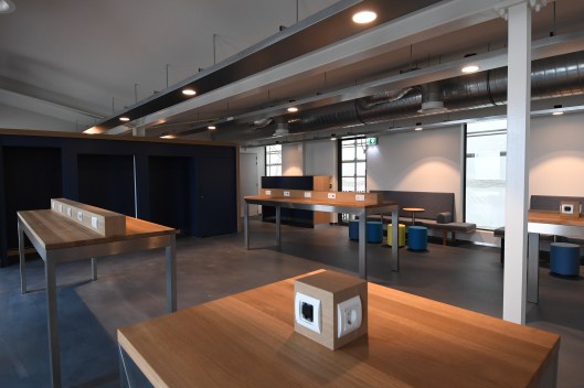 DG290001. New Eurostar lounge under construction. Amsterdam Central. Holland. 20.2.18