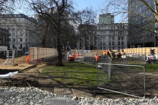 DG293960. Temporary taxi rank. Euston. 21.3.18