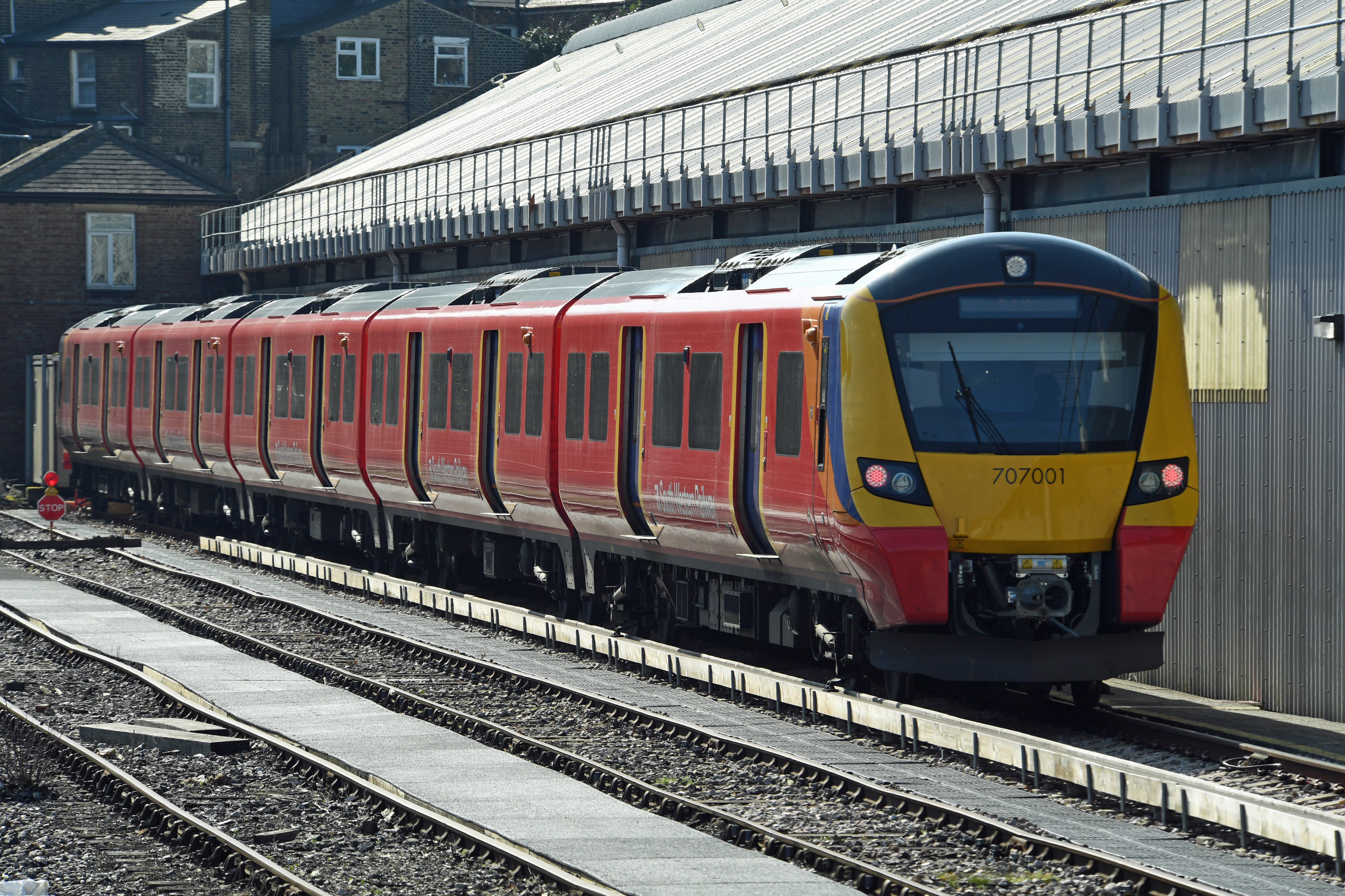 DG293981. 707001. Clapham Junction. 21.3.18