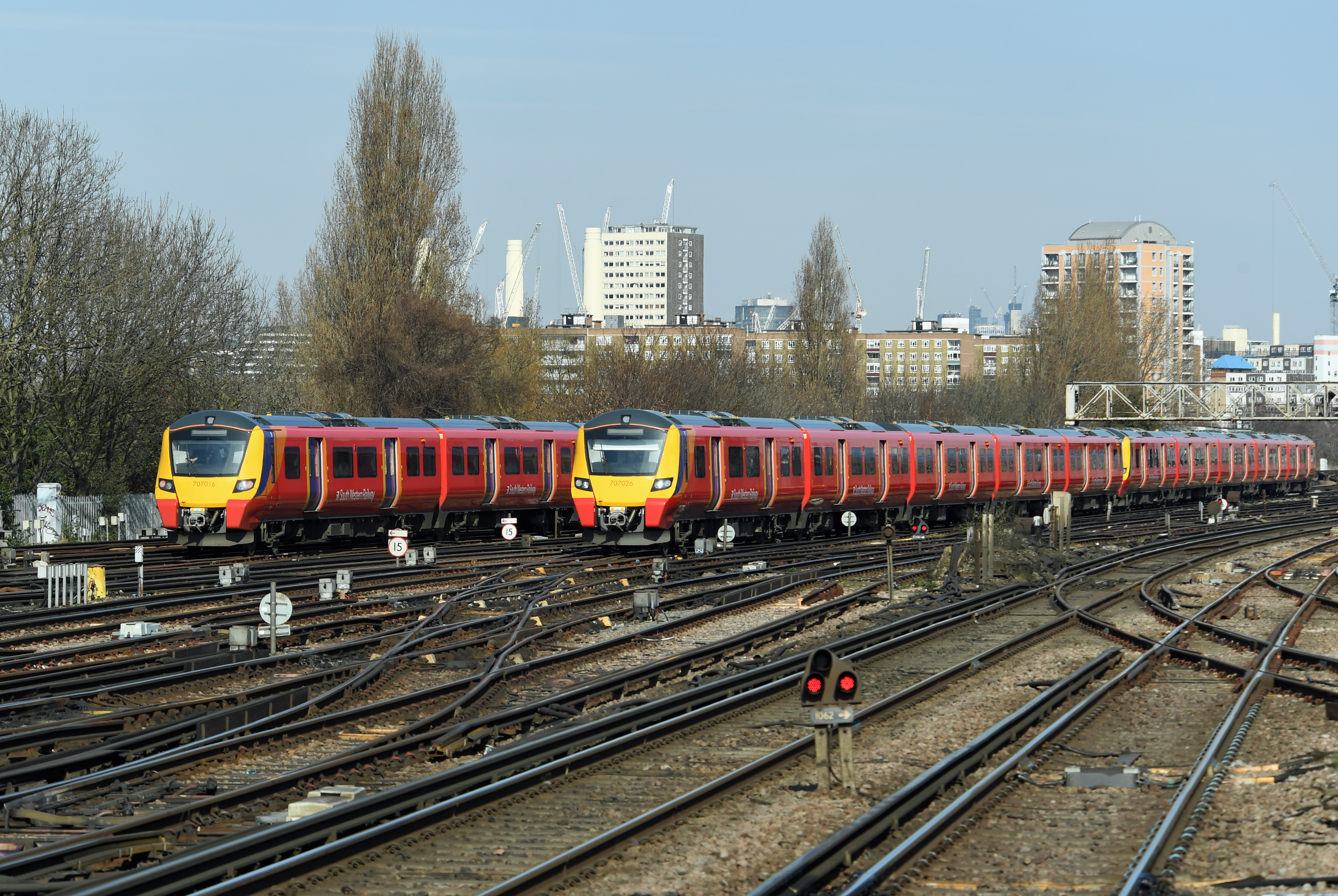 DG294010. 707016. 707026. Clapham Junction. 21.3.18