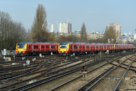 DG294010. 707016. 707026. Clapham Junction. 21.3.18