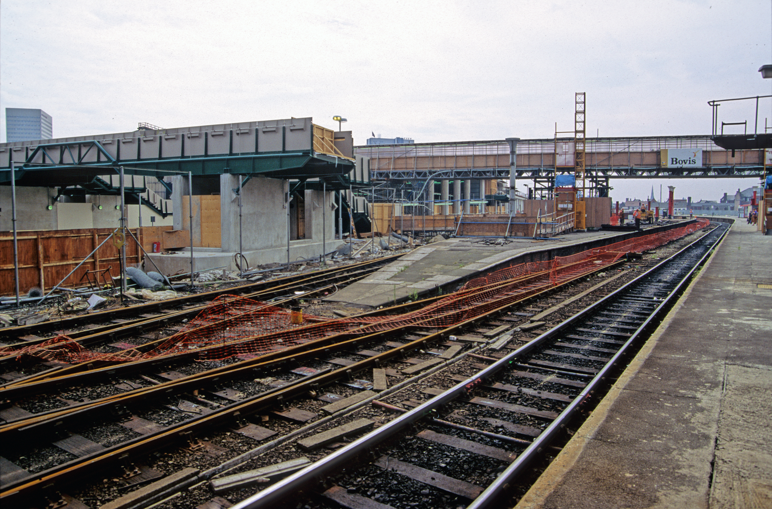 03469. Manchester Victoria rebuilding. 19.8.93.