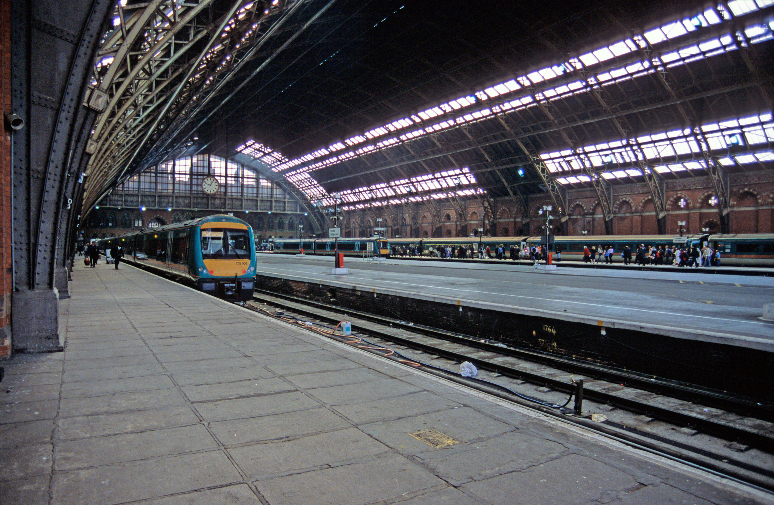 10373. 170106. St Pancras. 3.4.02. 10373.