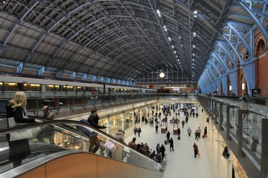 DG19899. St Pancras International. 1.12.08.