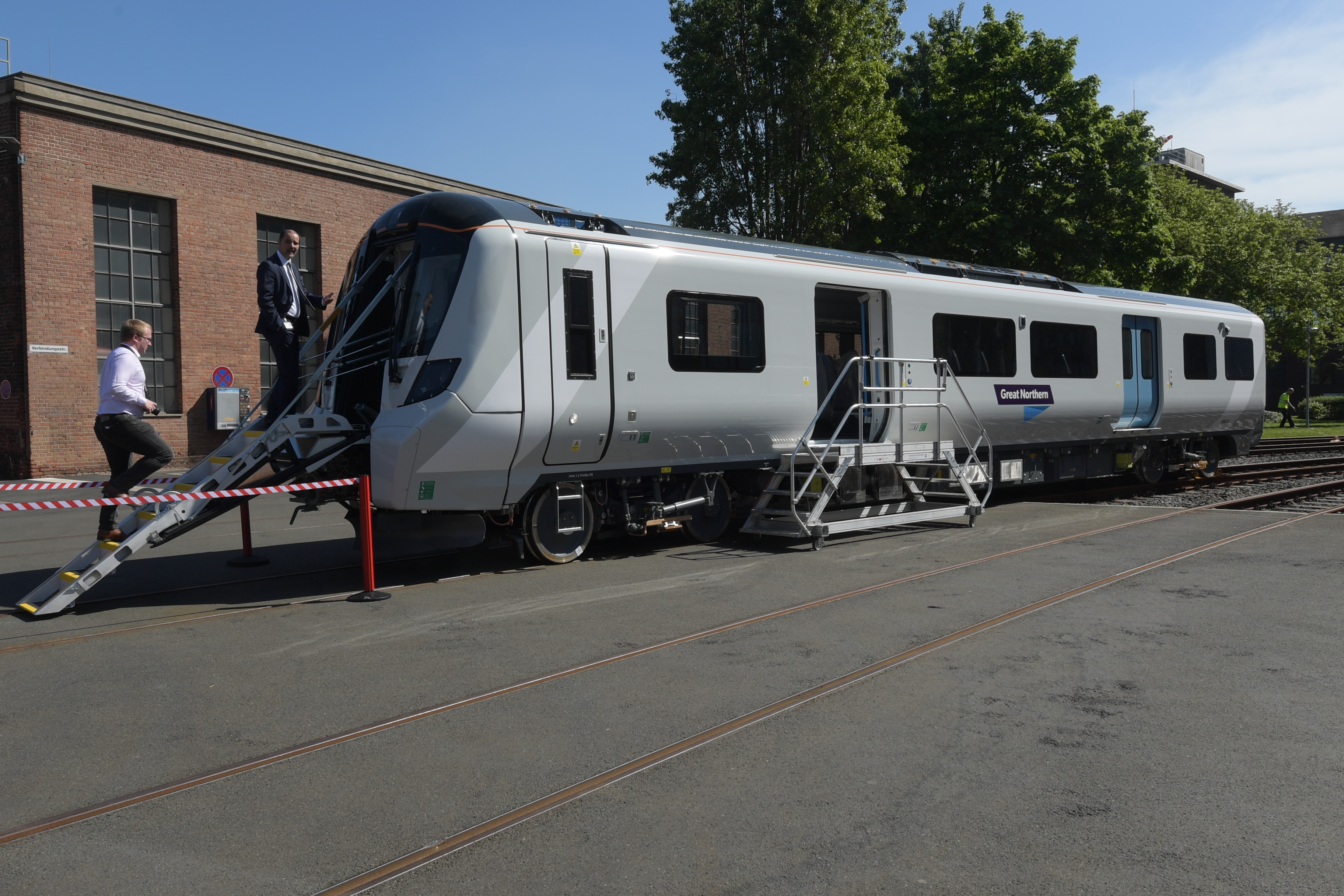 DG295189. 717013. Krefield. Germany. 2.5.18