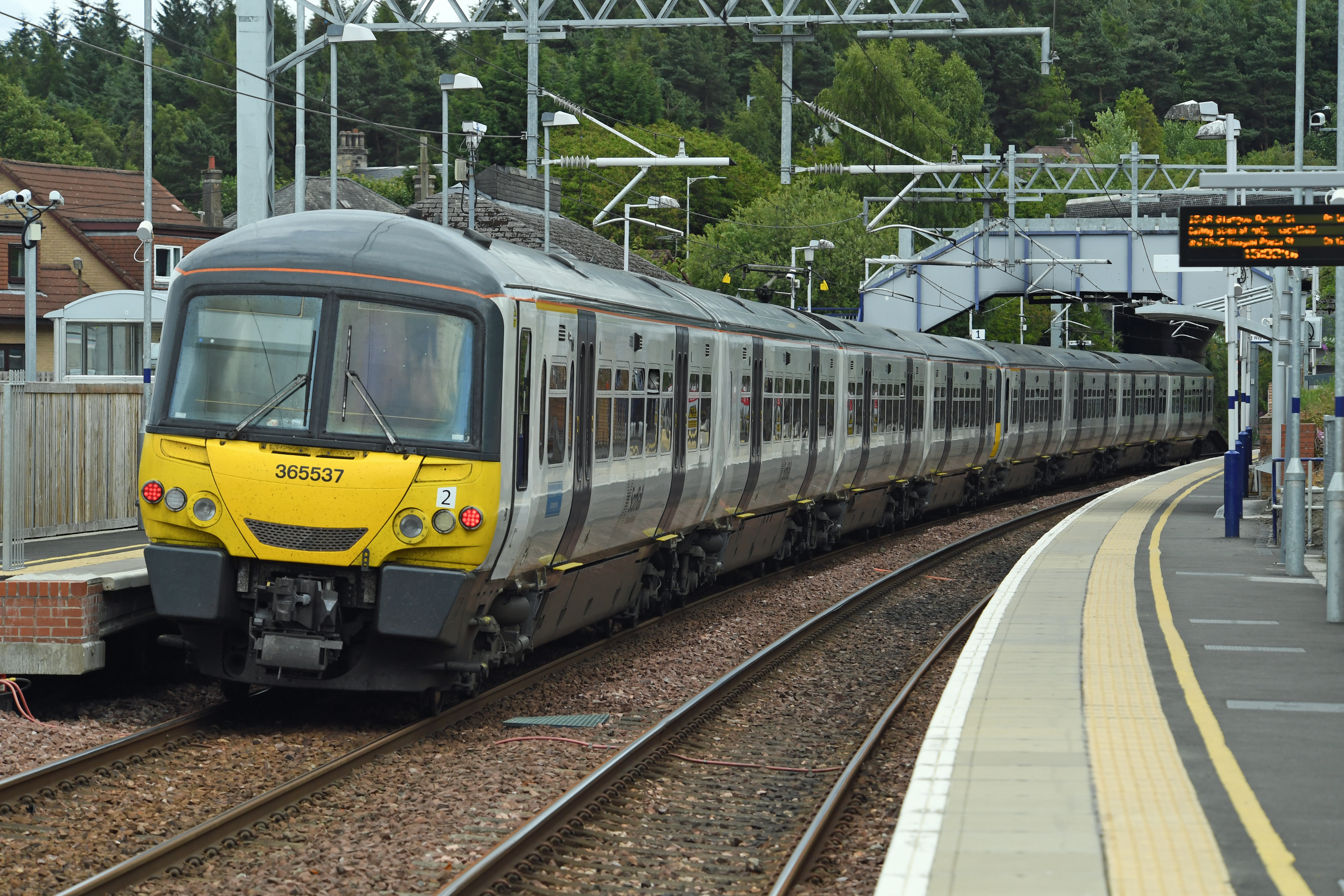 DG302886. 365509. 365537. Falkirk High. 17.7.18