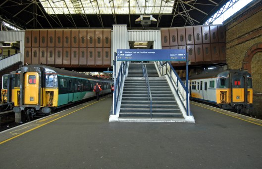 DG02888. 1854. 3911. London Bridge. 1.4.05.