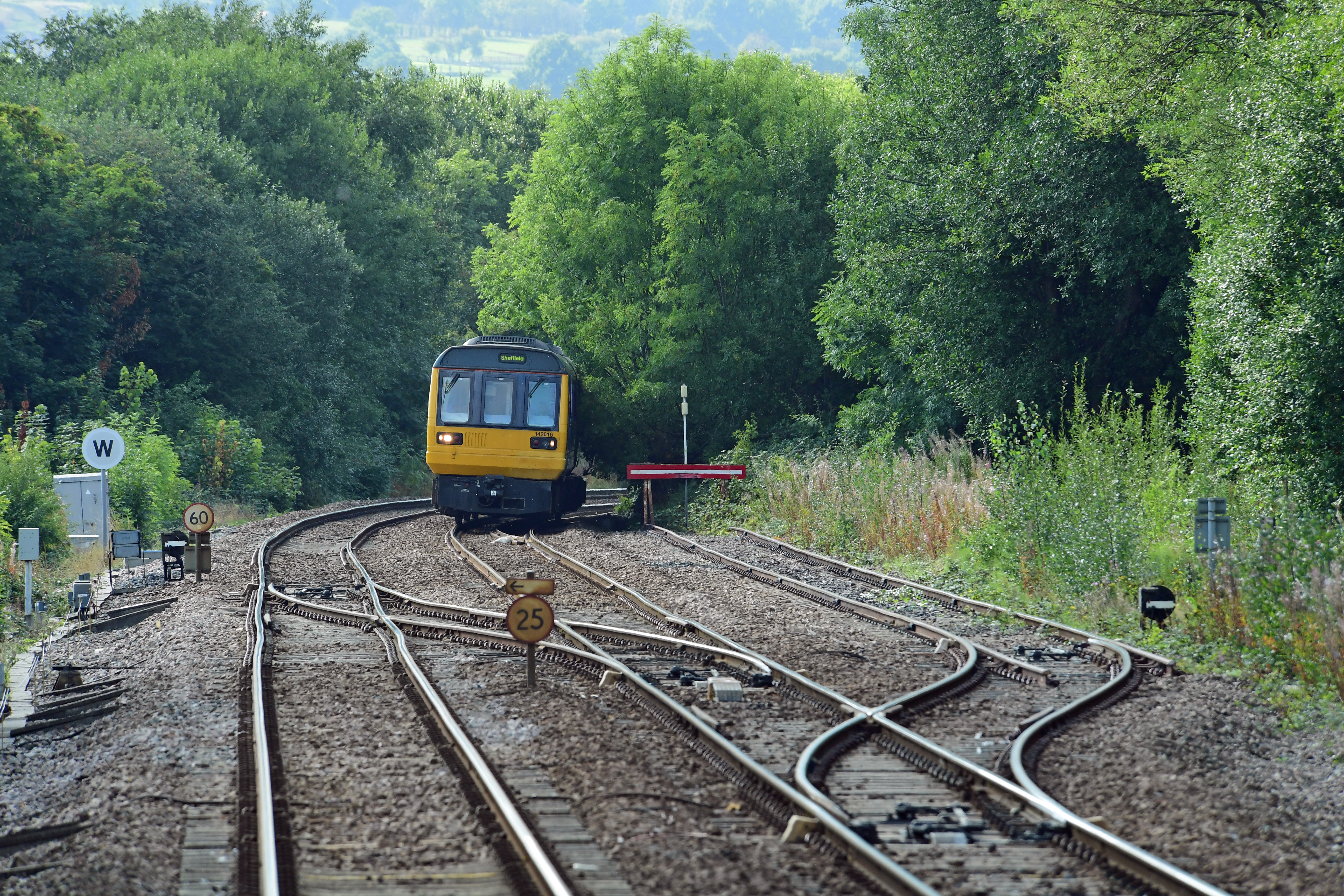 DG305811. 142016. New Mills Central. 21.8.18