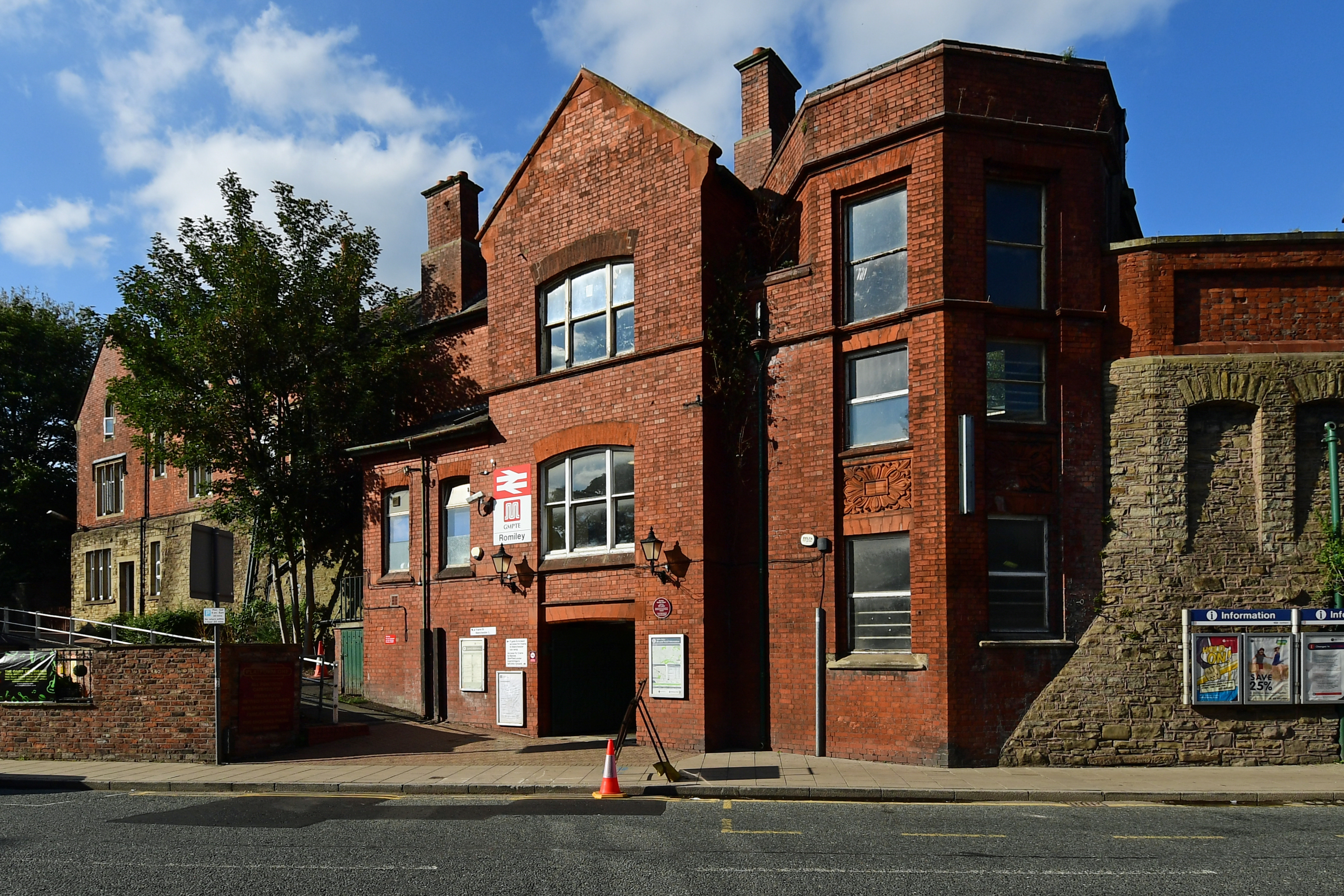 DG305829. Station building. Romily. 21.8.18