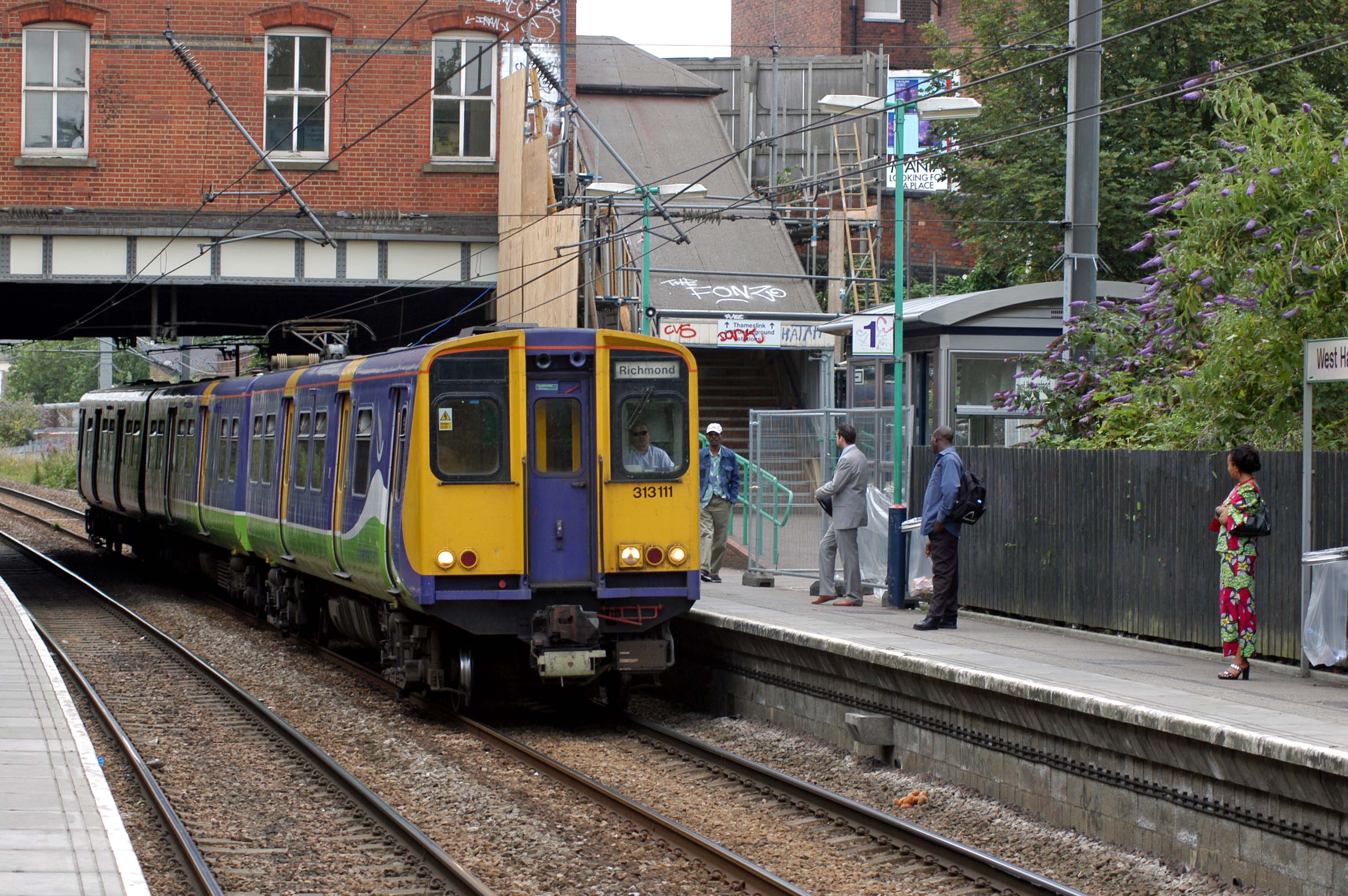 DG01530. 313111. West Hampsted. 28.7.04.