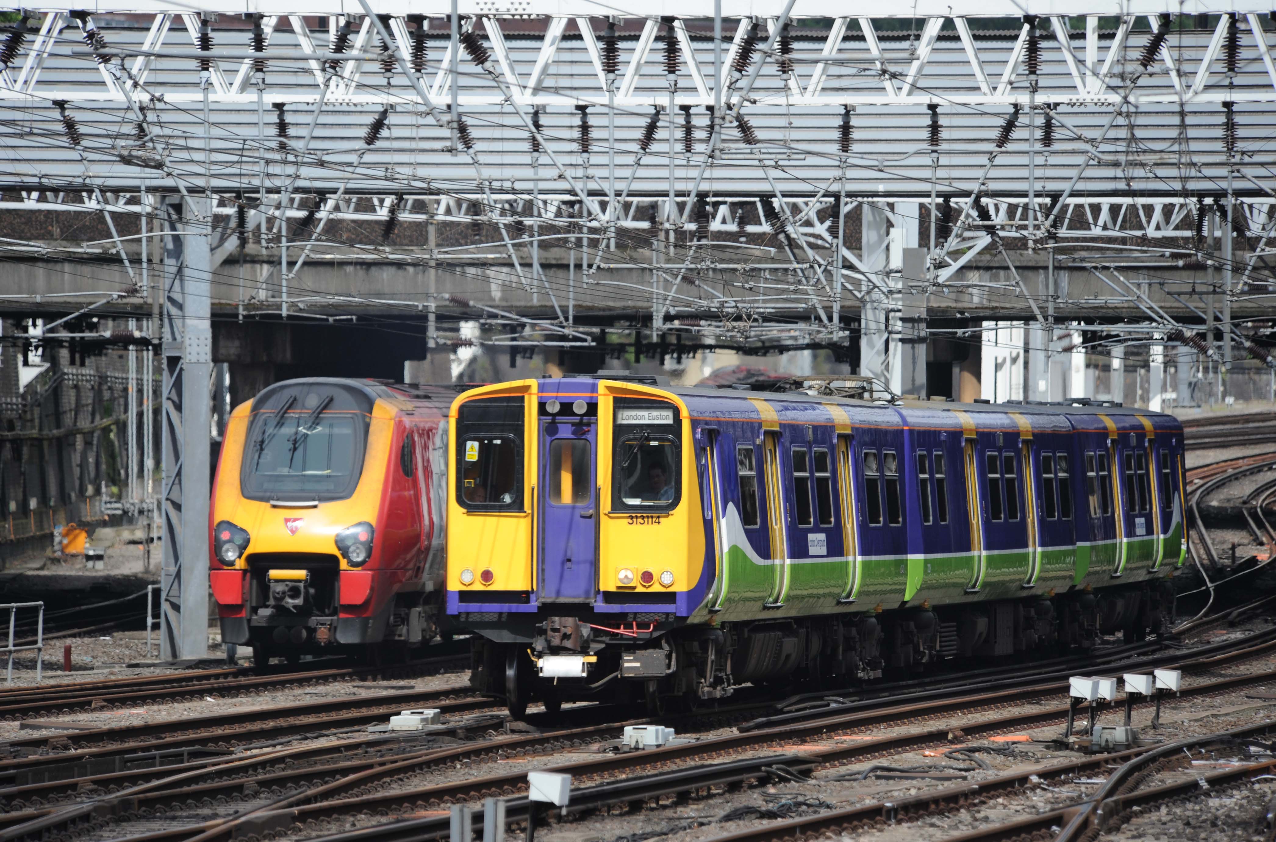 DG22797. 313114. Euston. 15.5.09.