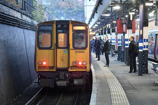 DG261549. 313043. Drayton Park. 13.12.16crop