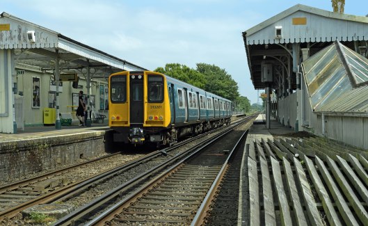DG298137. 313201. Shoreham-by-Sea. 8.6.18crop