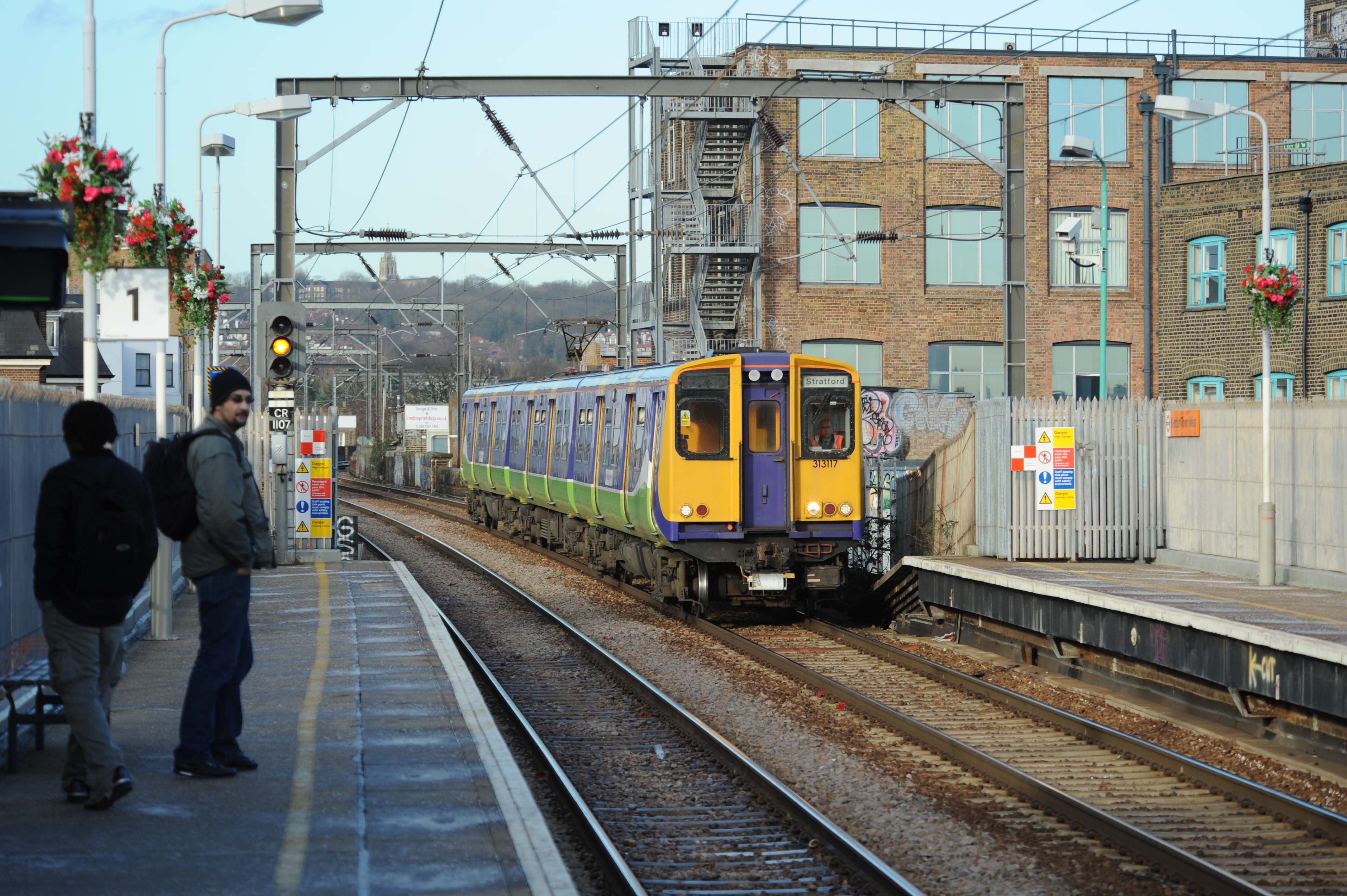 DG41334. 313117. Kentish Town West. 4.12.09.