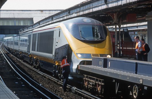 05569. 3223. Clapham Jn. 21.4.1996crop