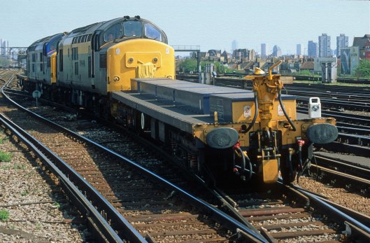 05583. 37185. 37074. Clapham Jn. 21.4.1996crop