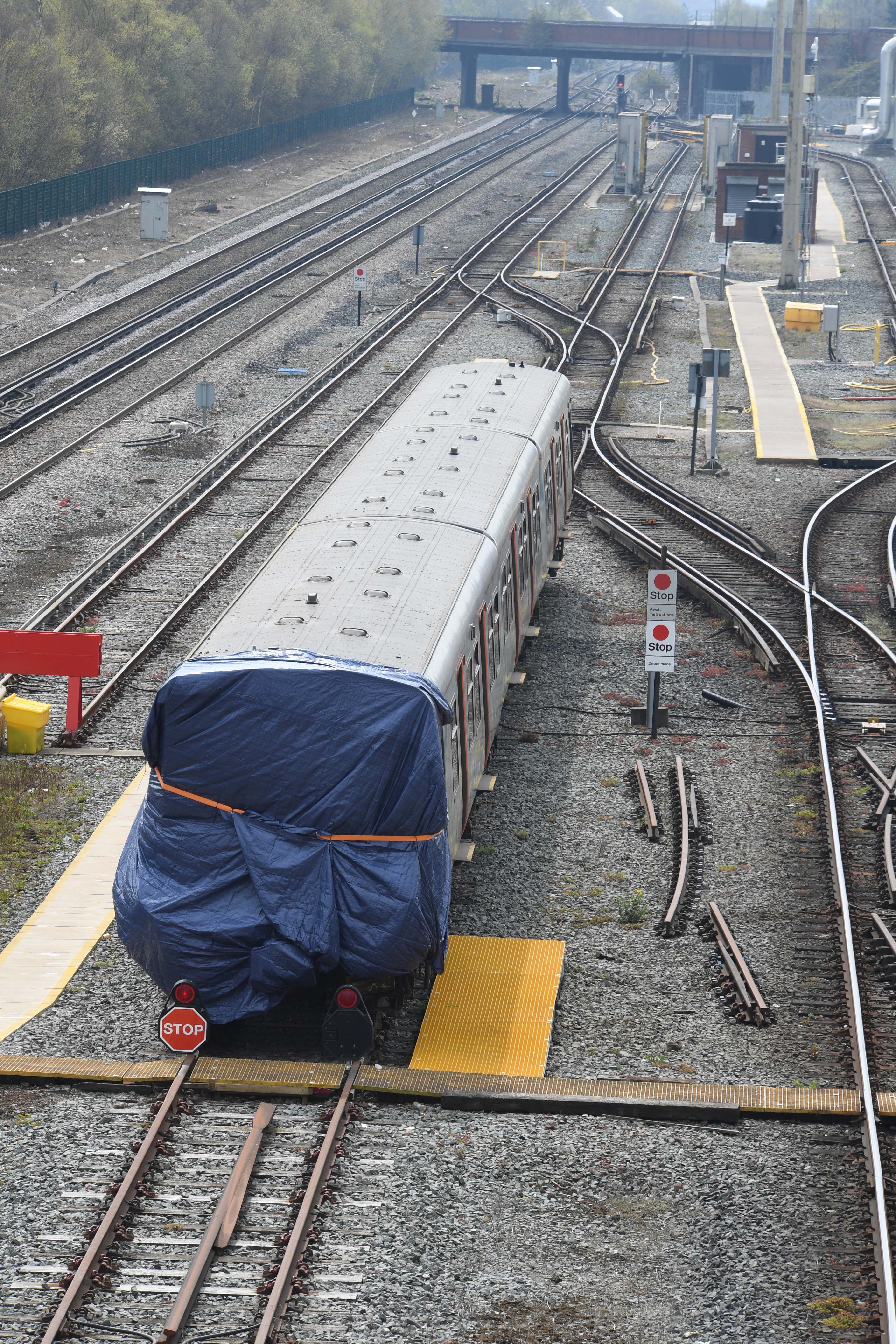 DG348013. 507006. Crash damage. Kirkdale. 18.04.2021.