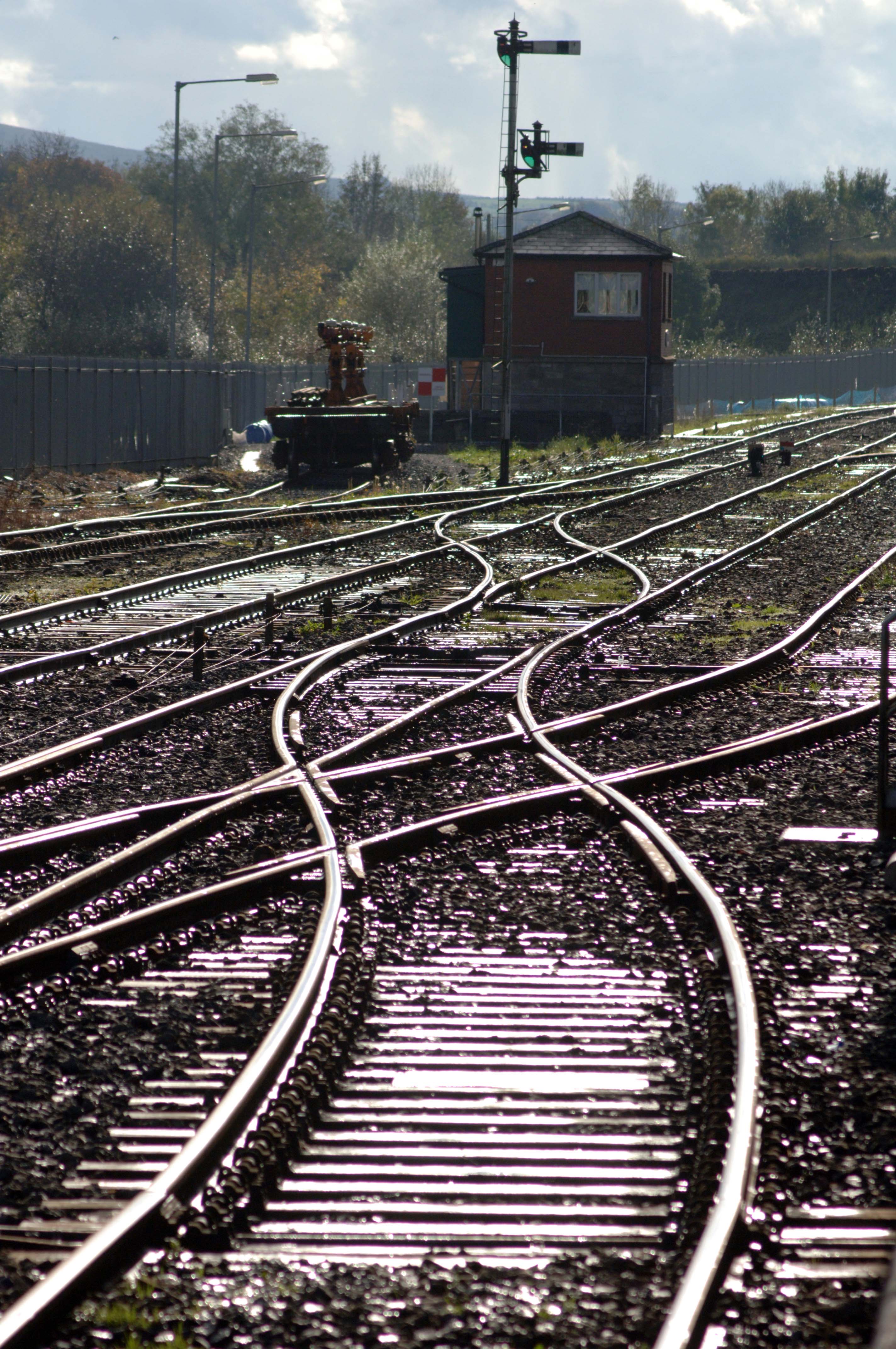 FDG2464. Tracks in the rain. Limerick Jn. 22.10.05