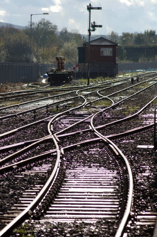 FDG2464. Tracks in the rain. Limerick Jn. 22.10.05