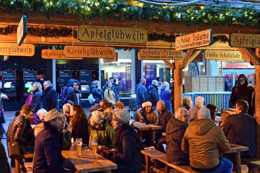 DG314173. Christmas Market. Bimingham. 30.11.18crop