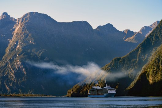 dg318010. ovation of the seas. milford sound. south island. new zealand. 24.1.19crop