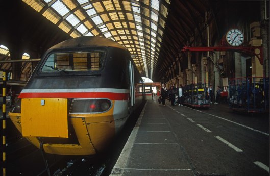06166. 43116. 14.00 to Aberdeen. Kings Cross.17.9.96.crop