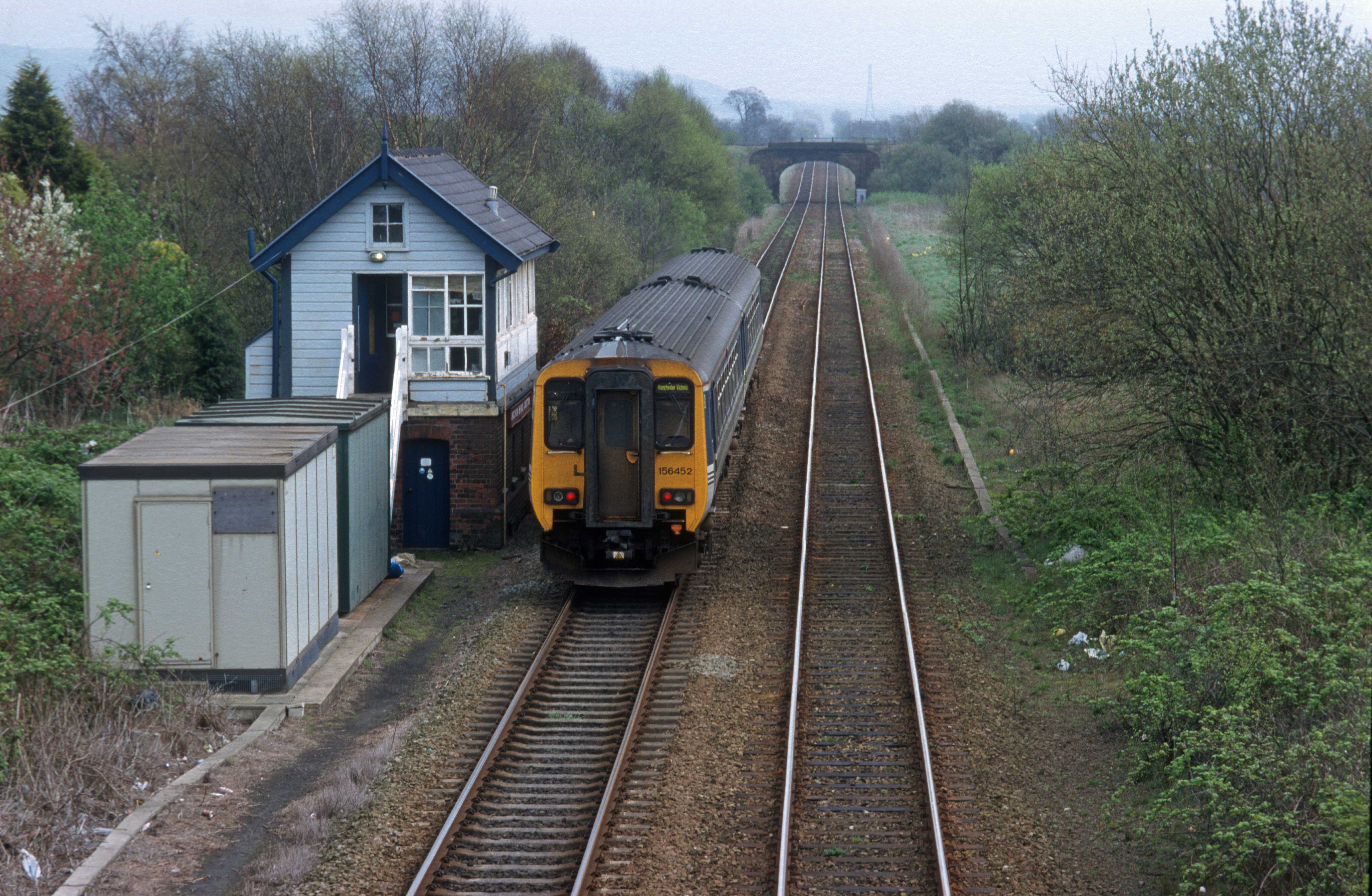 06855. 156452. Burscough Bridge. 9.4.99crop