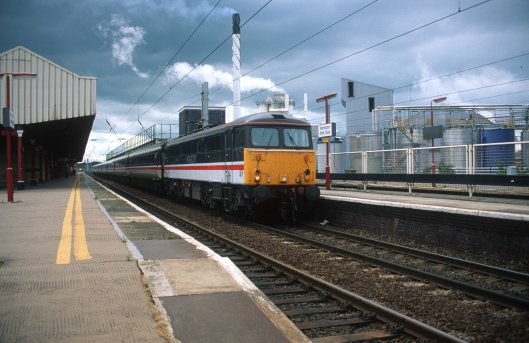 04994. 87017. Working to Preston. Warrington Bank Quay. 20.6.95crop