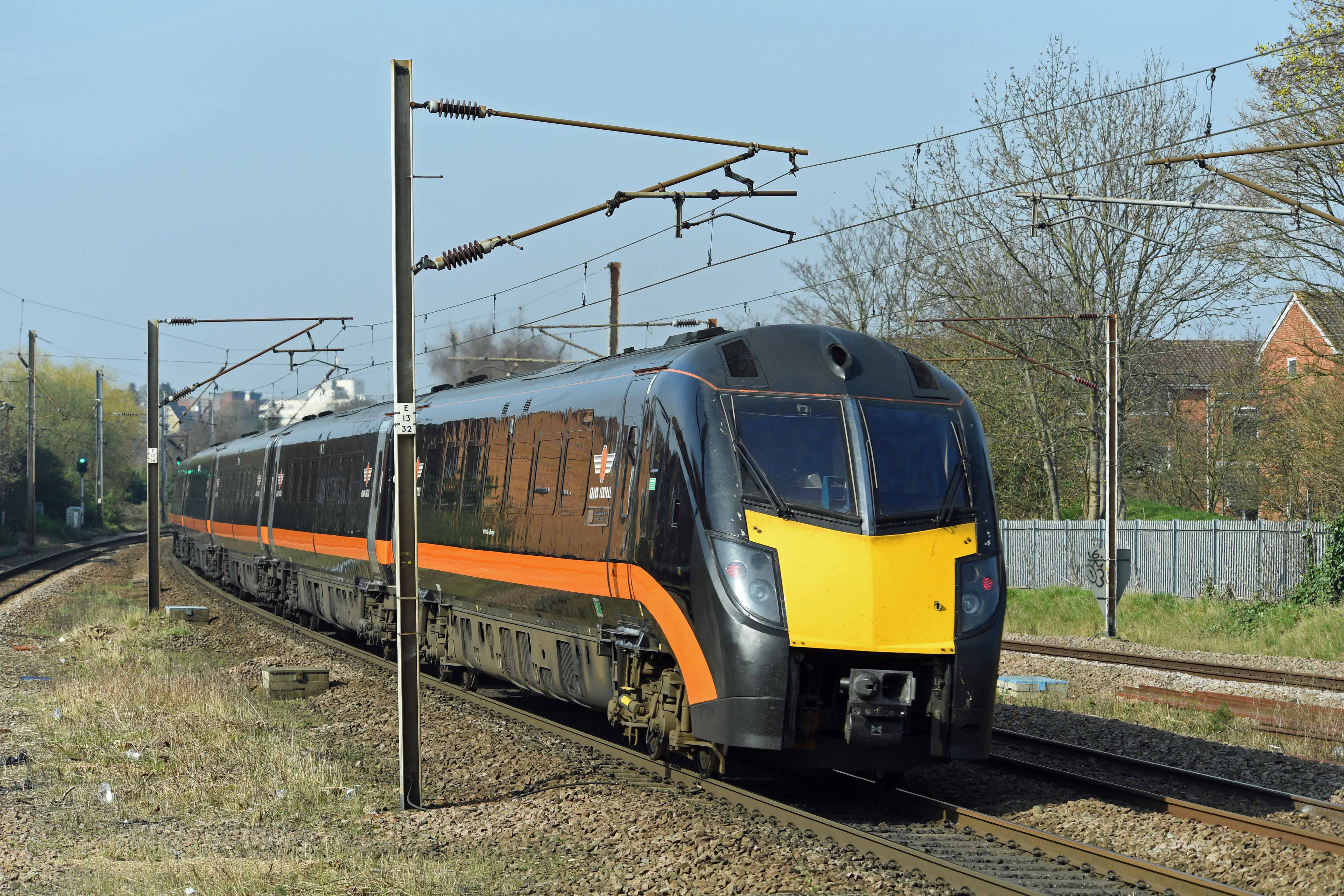 DG268093. 180105. Oakleigh Park. 27.3.17crop.jpg