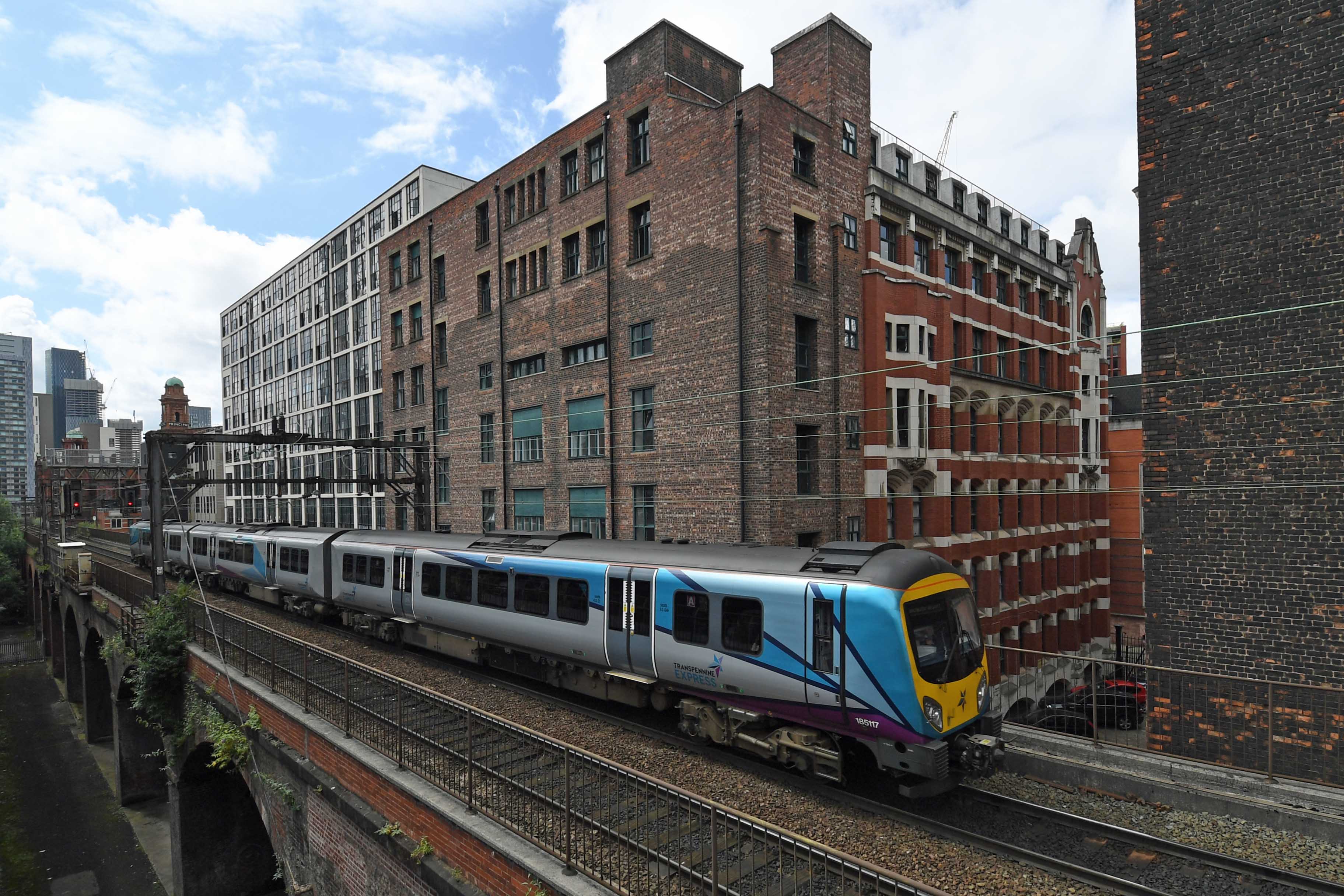 DG327121. 185117. Manchester Oxford Rd. 1.7.19.crop