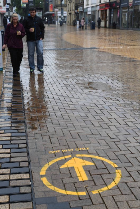 DG342294. Covid direction arrows. Huddersfield. 18.6.2020.crop