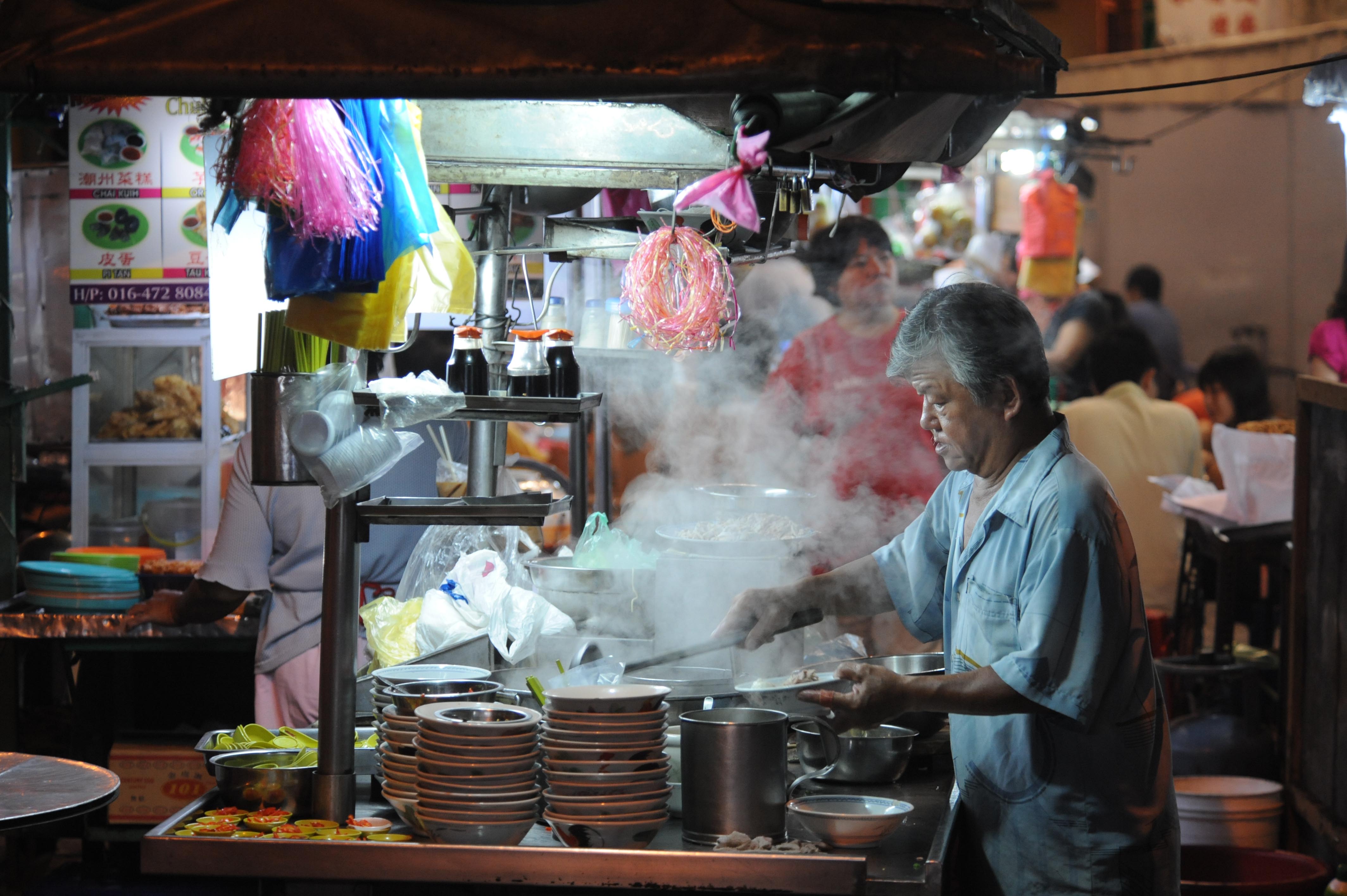 DG36962.Street food. Lebuh Chulia. Georgetown. Penang. Malaysia. 15.10.09.crop