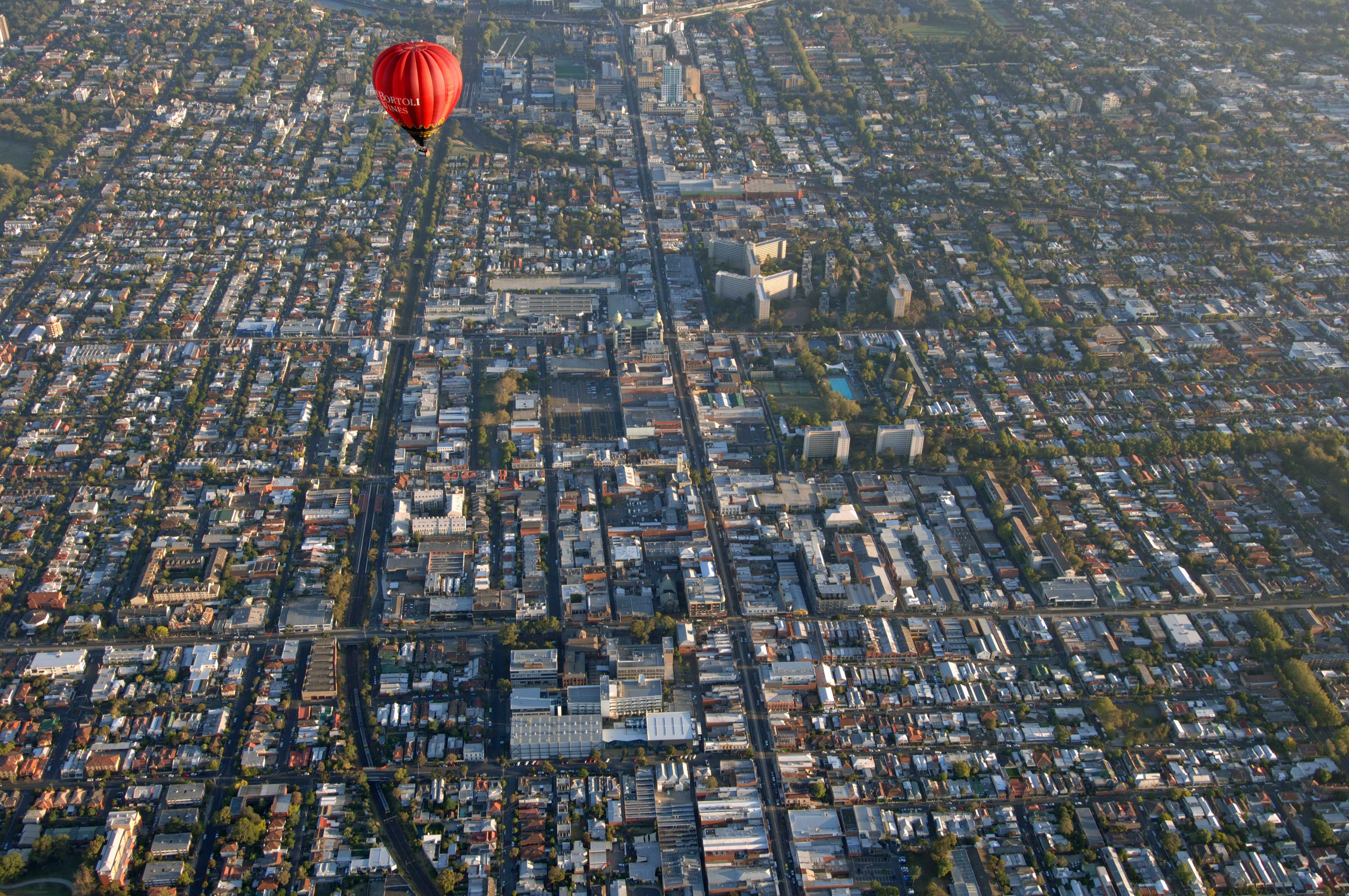 TD02571. Balloon flight over Melbourne. Australia. 1.2.07.crop