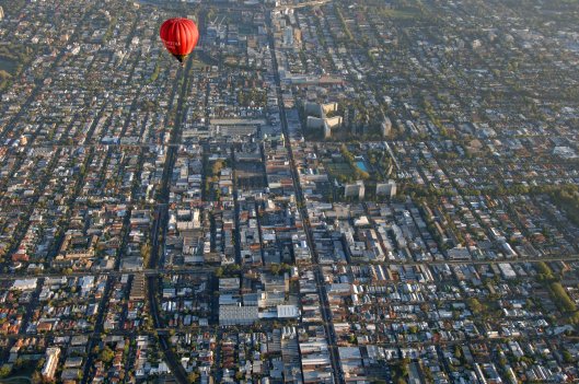 TD02571. Balloon flight over Melbourne. Australia. 1.2.07.crop
