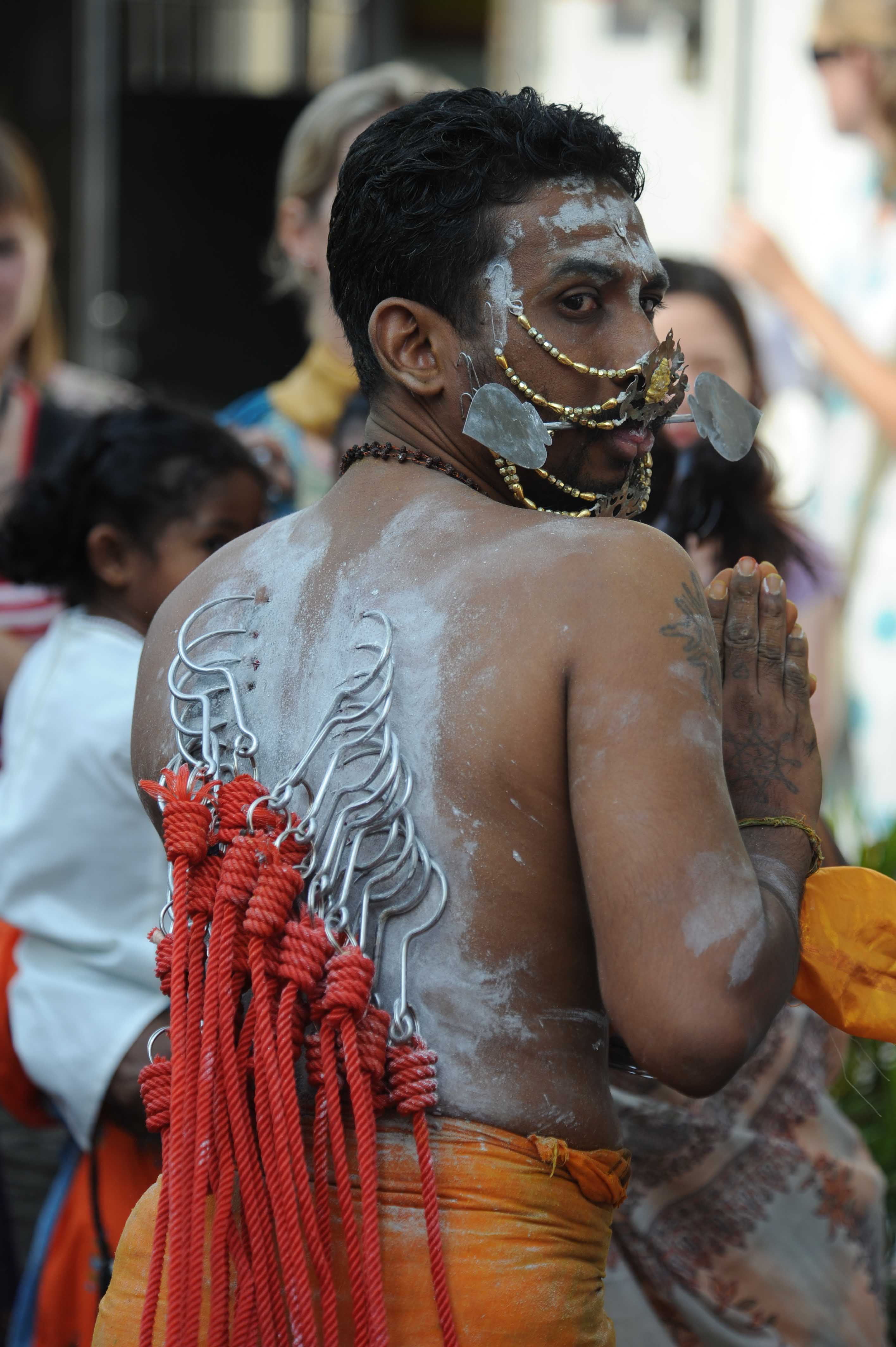 TD12441. Thaipusam. Penang. Malaysia. 8.2.2009.crop