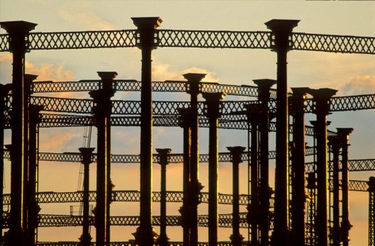 09607. Gasometers. Kings Cross. 24.7.01. 09607. (1)